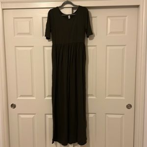 Olive Green Maxi Dress w/Pockets!